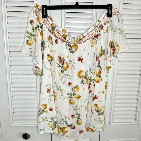 Plus size 1x off the shoulder top - Picture 3 of 11